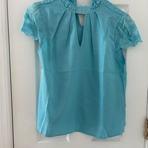 🟩3/$15 Teal Lace Sleeve Blouse